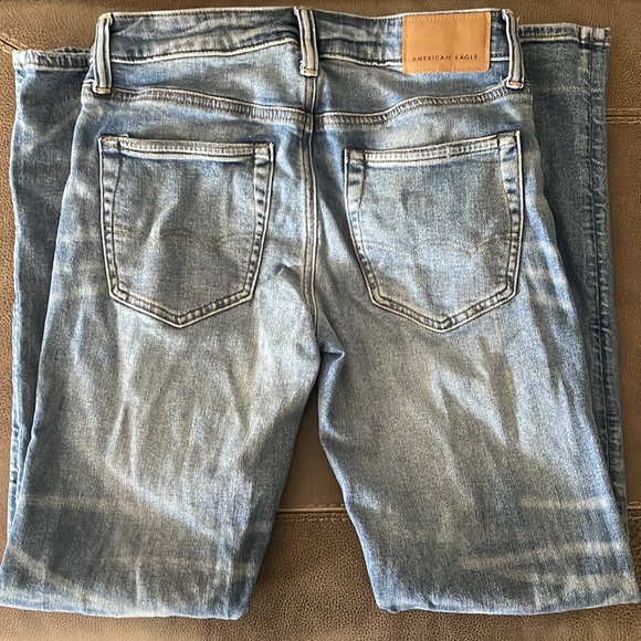 Like NEW!! Bundle 2 pair American Eagle Jeans - Picture 3 of 9